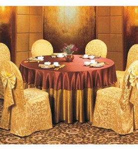 Khăn bàn, áo ghế